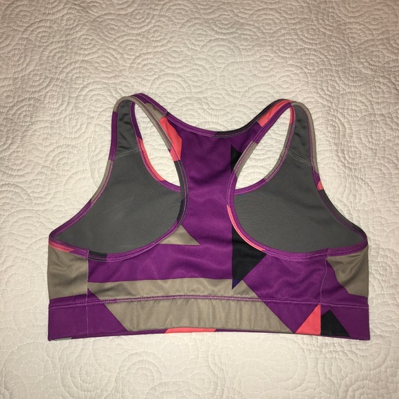 Nike sports bra - Picture 2 of 2